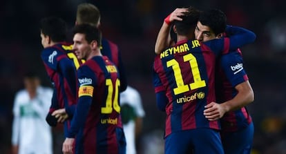 Neymar, Suárez i Messi celebren un dels gols.