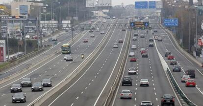 Tráfico en la A-6 de acceso a Madrid, este sábado.