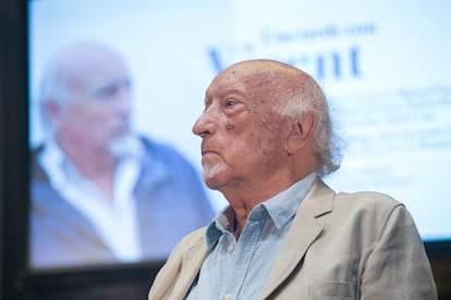 Manuel Vicent, en el Instituto Cervantes en Madrid.