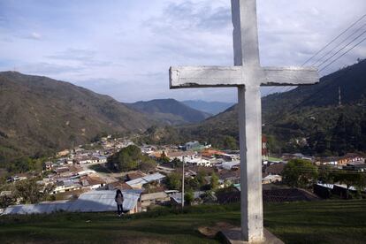 Toribío es la cabecera de un municipio del norte de la región del Cauca, en Colombia, de unos 30.000 habitantes, en su mayoría población indígena del pueblo nasa. Es una de las áreas más castigadas por la violencia del conflicto colombiano.