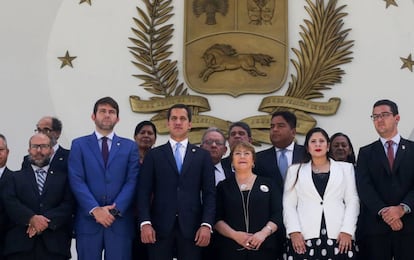 Michelle Bachelet com Juan Guaidó durante sua visita à Assembleia Nacional da Venezuela.