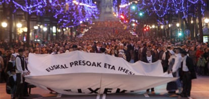 Cabecera de la manifestación de apoyo a presos de ETA celebrada en Bilbao.