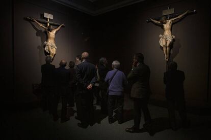 Cristo de la Clemencia (i) y Cristo de los desamparados (d), dos imágenes que se consideran modelos de crucificados y que fueron exportados a América.