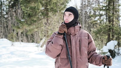 Los pasamontañas son perfectos para protegerse del frío en deportes de nieve y en invierno. GETTY IMAGES.