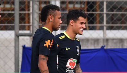 Coutinho y Neymar, durante un entrenamiento de Brasil.