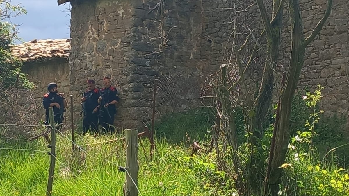 Condenado a 15 años de cárcel un hombre que intentó matar a su vecino, se atrincheró en una masía y disparó a los ‘mossos’: “Saldré en un ataúd”