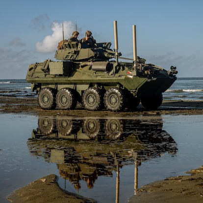 Fuerzas militares de Estados Unidos desembarcan en Puerto Rico, el 29 de septiembre.