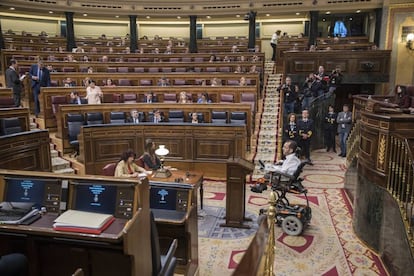 Pablo Echenique, durante su intervencion ayer en el Congreso de los Diputados en el debate de eutanasia.