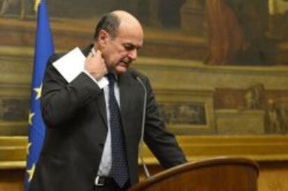 El l&iacute;der de la centroizquierda italiana, Pier Luigi Bersani tira la toalla tras comunicar al presidente de la Republica Gorgio Napolitano la imposibilidad de formar Gobierno 