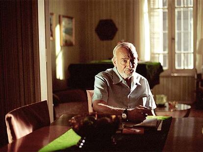 Héctor Alterio, en una escena de la serie <i>Vientos de agua.</i>