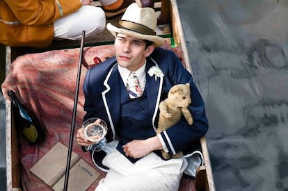 Sebastian Flyte y su &#039;teddy bear&#039; Aloysius en la versi&oacute;n cinematogr&aacute;fica de &#039;Retorno a Brideshead&#039;.