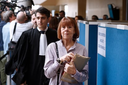 Gisèle Pelicot se retira de la corte penal de Aviñón este lunes