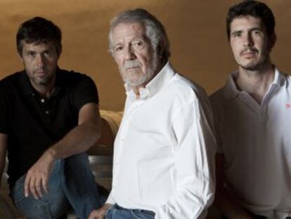 A la izquierda, Eduardo Garc&iacute;a, junto a su padre Mariano (fundador de Mauro) y su hermano Alberto. 