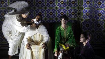 Imagen de la exposición 'Interior-noche', de Amine Oulmakki, exhibida en Tánger.