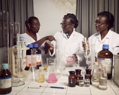 Una clase de biología y bioquímica en la Universidad de Lomé (Togo).