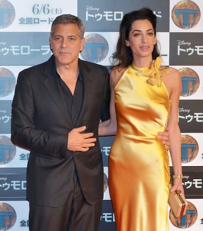 Clooney y su mujer en la presentación de 'Tomorrowland' en Tokio.