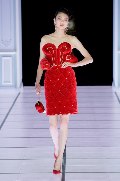 smag-moschino-f22-012