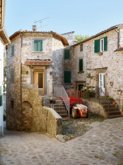 La librería está en el pueblo toscano de Lucignana.