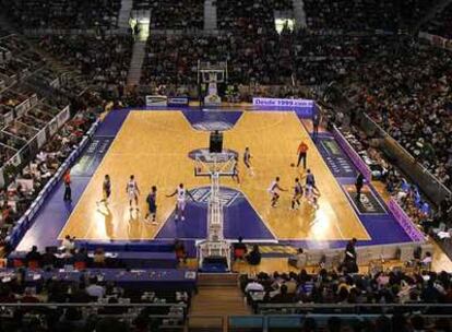 El Estudiantes durante un partido de esta temporada en el Madrid Arena.