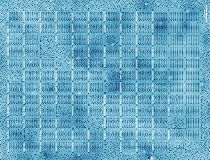 La posición de los átomos de cloro (cuadrados azules) se corresponde con los 0 y 1 de un sistema binario digital.