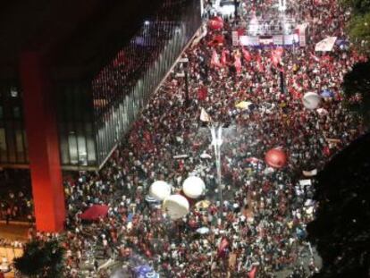 Depois de semanas de calmaria, paralisações e protestos marcam posição contra projeto do Governo Temer. Lula discursa em São Paulo. No Rio, ato acaba em repressão da PM e quebra-quebra
