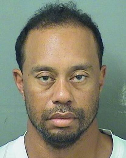 La foto de la ficha policial de Tiger Woods