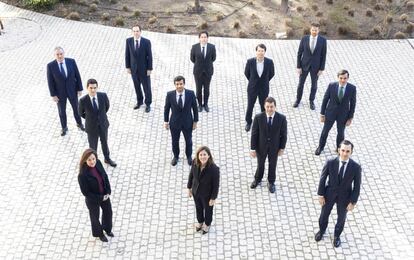 De izquierda a derecha, desde atrás: Jean-François Guicheteau, Miguel Castillo, Rafael Cañada, Borja Buades, Jan de Dreu, Emilio López Fernández, Miguel del Río Florentino, Miguel Calvo Ibbitson, Javier Vela, Susana de Pablo Jimeno, Isabel Lacruz Álvarez de Sotomayor y Luis Léniz.