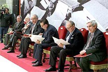 Los <i>padres de la Constitución</i>, ayer en el acto celebrado en la Comunidad de Madrid.