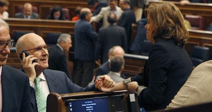 Duran i Lleida y Sanez de Santamaría, durante el pleno del Congreso