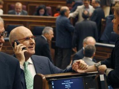 Duran i Lleida y Sanez de Santamaría, durante el pleno del Congreso