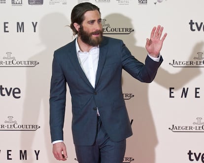 Jake Gyllenhaal eligió para una de sus últimas visitas a Madrid el moño masculino.