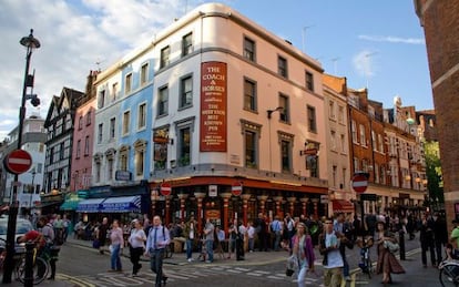 El pub The Coach and Horses, en el Soho de Londres. 