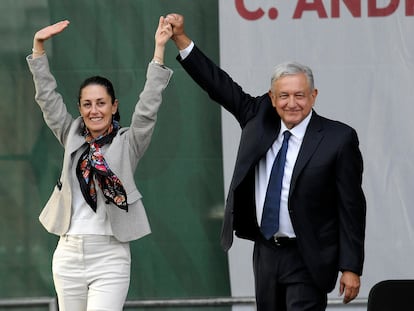 El presidente de México junto a Claudia Sheinbaum durante los festejos de aniversario de la administración de López Obrador, en julio de 2021.