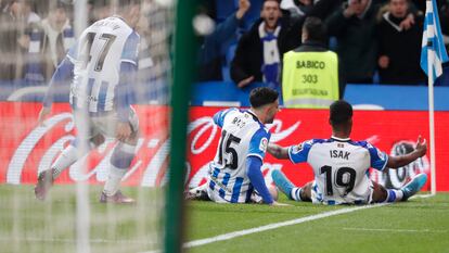 Isak celebra el gol de la victoria ante el Espanyol.