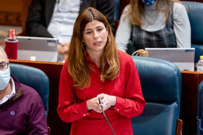 La diputada de Ms Madrid Loreto Arenillas Gmez, en una sesin del pleno de la Asamblea de Madrid, el 3 de marzo de 2022.