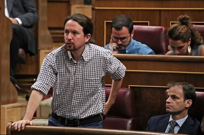 El líder de Unidas Podemos, Pablo Iglesias, vota abstención en la segunda votación de la investidura de Pedro Sánchez.