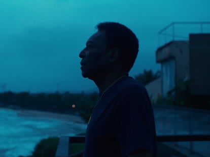 Pelé, aos 80 anos, em cena do documentário 'Pelé', da Netflix.