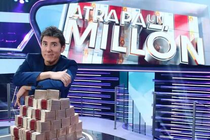 Atrapa un millón, presentado por Manel Fuentes y emitido en Antena 3