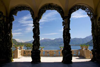 Lago Como (Italia)

El tercer lago más grande de Italia es un destino ideal para cinéfilos. En la Villa del Balbianiello se han rodado películas como 'Casino Royale' o 'Star Wars II: El ataque de los clones' (sí, es aquí donde se casan en secreto Anakin y Padmé Amidala).

 