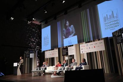 La presidenta de la Comunidad de Madrid, Isabel Díaz Ayuso, durante su intervención en la inauguración de la 5th Summit Shopping Tourism & Economy Madrid 2019.