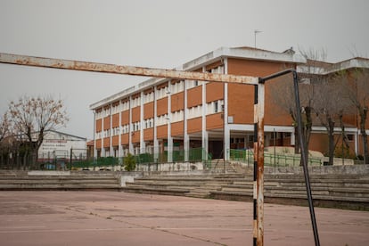 Patio del colegio Juan XXIII, en la barriada de San Juan de Mérida. 