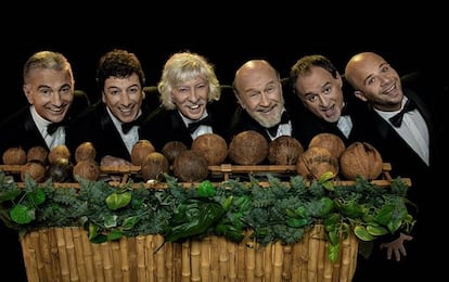 De izquierda a derecha: Jorge Maronna, Tato Turano, Carlos López Puccio, Marcos Mundstock, Martín O'Connor y Tomás Mayer-Wolf.