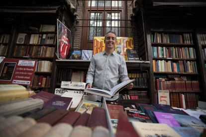 El bloguero y escritor Manuel García del Moral en la Librería San Ginés.