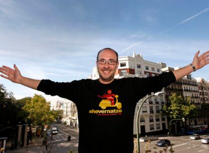 Pablo Palazón, en la terraza de su oficina (la sala de la máquina de café de una empresa), el pasado martes.