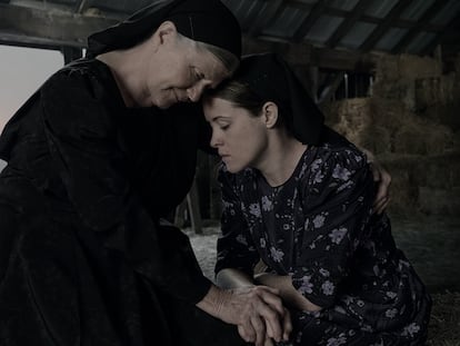 Judith Ivey como Agata y Claire Foy interpreta a Salomé en una escena de 'Ellas hablan'.