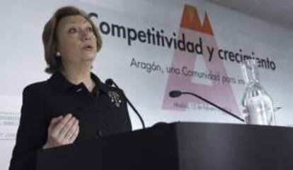 La presidenta de Aragón, Luisa Fernanda Rudi, durante su intervención en la jornada "Aragón, una Comunidad para invertir. Competitividad y crecimiento", organizada por la Asociación para el Progreso de la Dirección (APD) y Deloitte, en la que participan Telefónica y General Motors España.