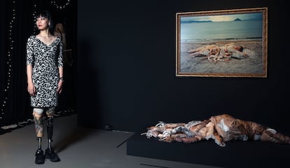 La artista japonesa Mari Katayama, en la exposición 'Loving the Alien', en la Casa Encendida, en Madrid.