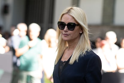 La modelo argentina Valeria Mazza en el Armani/Teatro en Milán, este sábado.