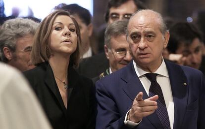 María Dolores de Cospedal y Jorge Fernández Díaz, exministros del Gobierno, en una imagen de archivo.