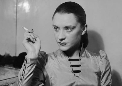 Mar&iacute;a Casares, en 1949 en un montaje de &lsquo;Los justos&rsquo;,  de Camus, en el Teatro H&eacute;bertot de Par&iacute;s.